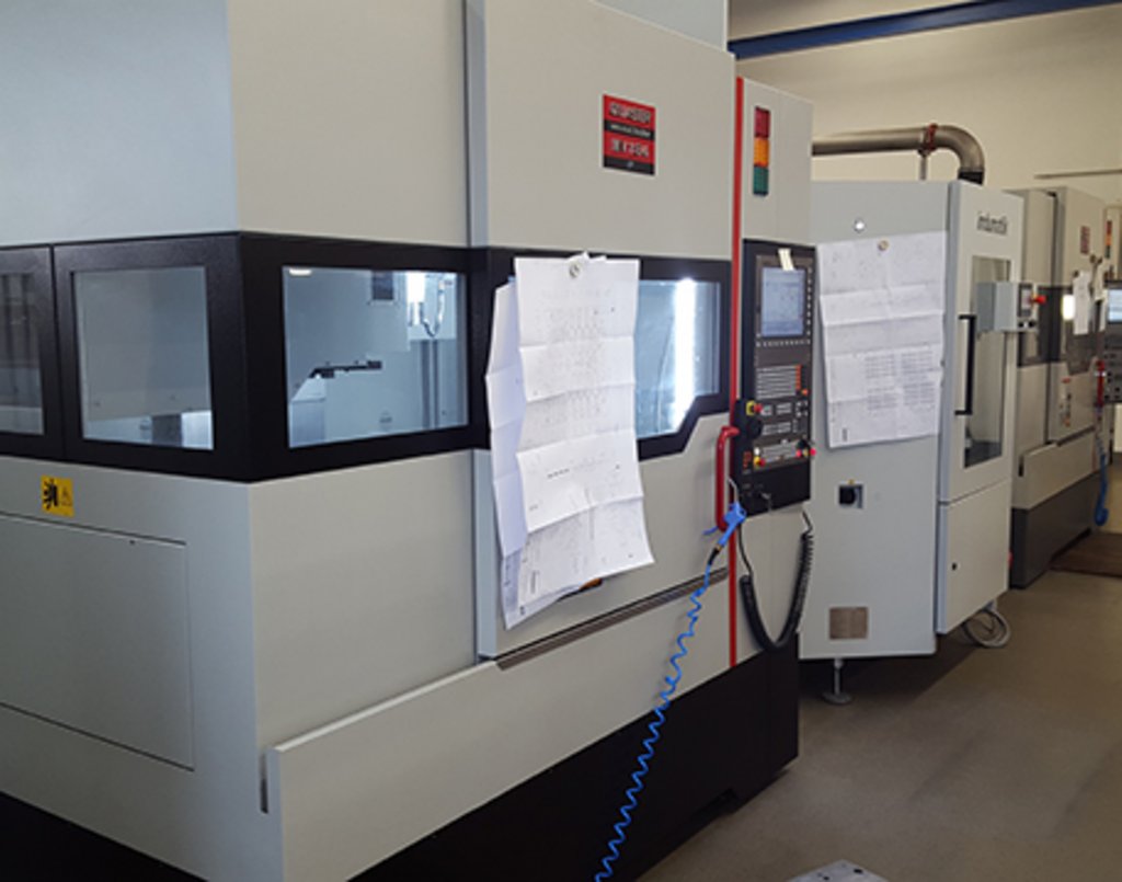 Indumatik Ul 100 an QUASER-Bearbeitungszentrum