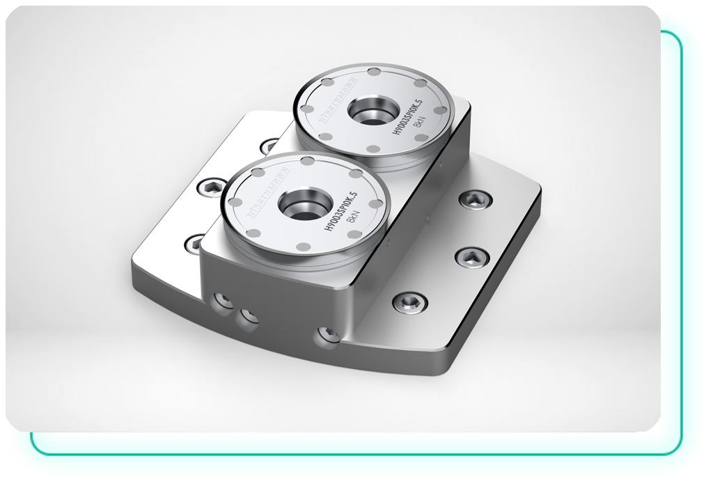 Verbesserte Effizienz    OPTIMIERUNG DER GESAMT­BETRIEBS­KOSTEN Pneumatisch oder hydraulisch gesteuertes Nullpunktspannsystem mit zwei Spanneinsätzen zur Aufnahme von Trägerplatten und Werkstücken. Das Nullpunktspannsystem besteht aus einer Grundplatte aus vernickeltem Stahl. Die Spannplatte wird auf dem Maschinentisch befestigt.